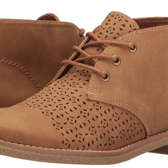 Tommy Hilfiger Bena 2 ankle boots with laser cut out detail - Picture 1 of 4